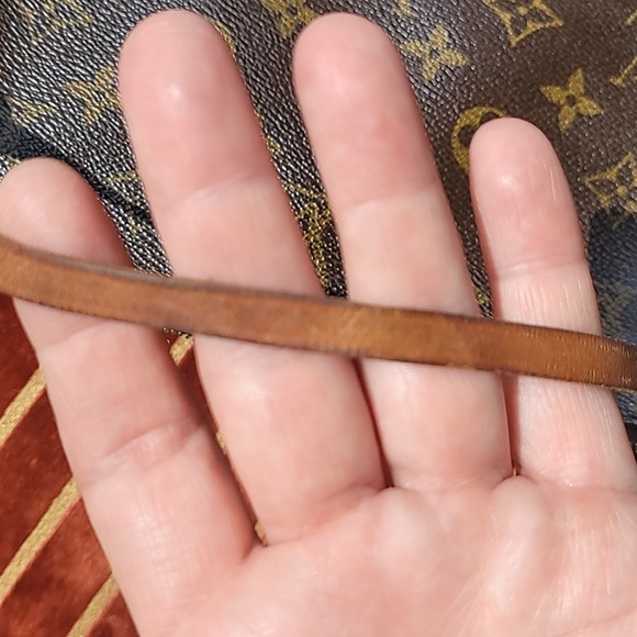 Louis Vuitton Pochette Vintage w/Dust Bag - Picture 13 of 16